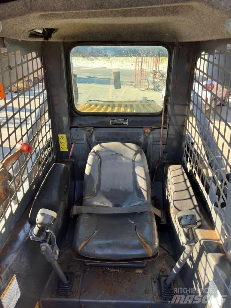 New Holland C 185 Kompaktlaadurid