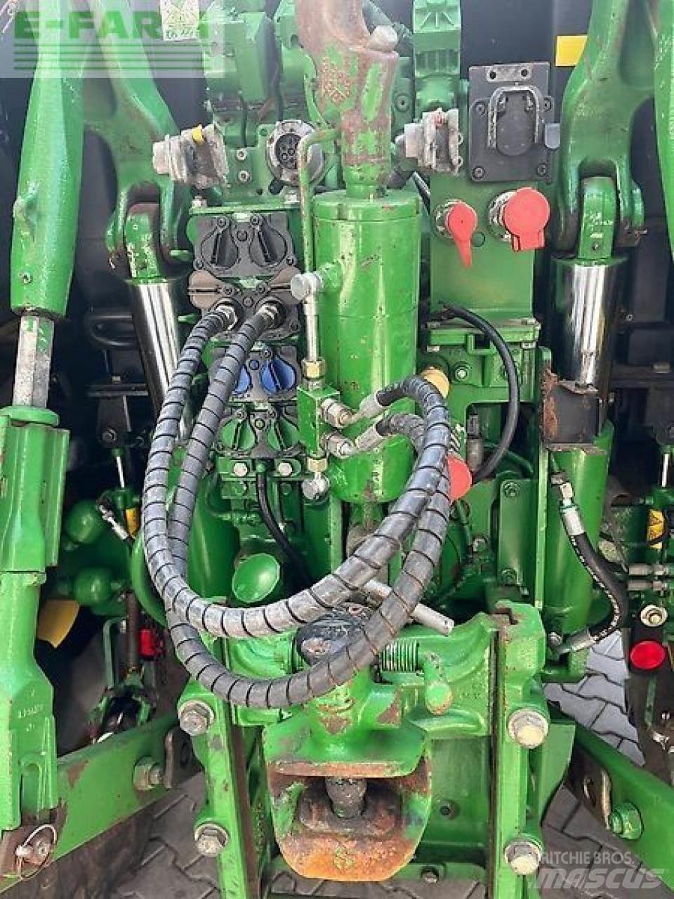 John Deere 6155 r Traktorid