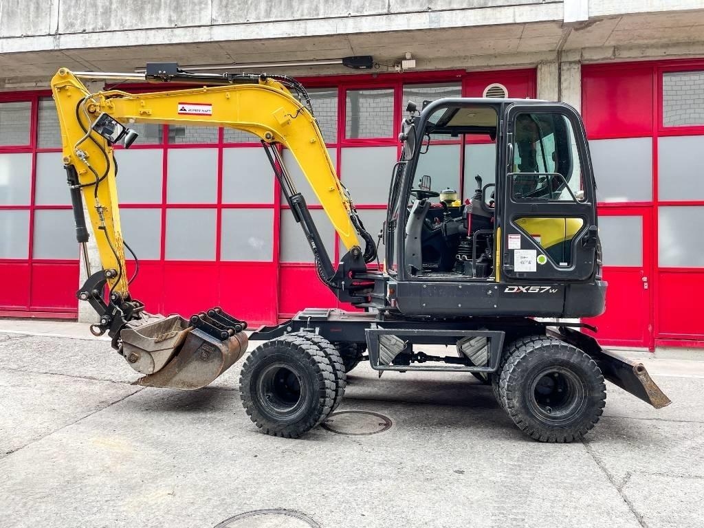 Doosan DX 57 W-5 Ratasekskavaatorid