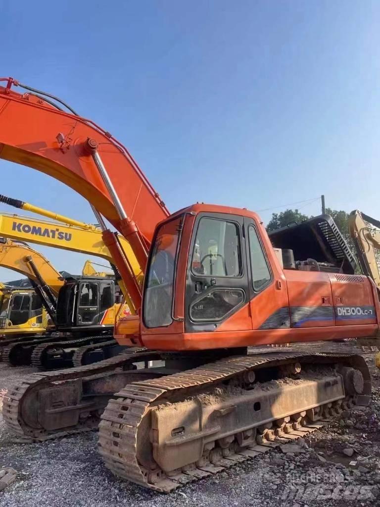 Doosan DH300 Roomikekskavaatorid