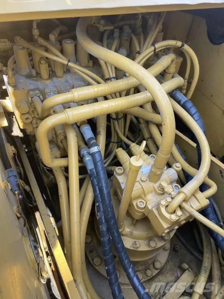 CAT 325 C Roomikekskavaatorid