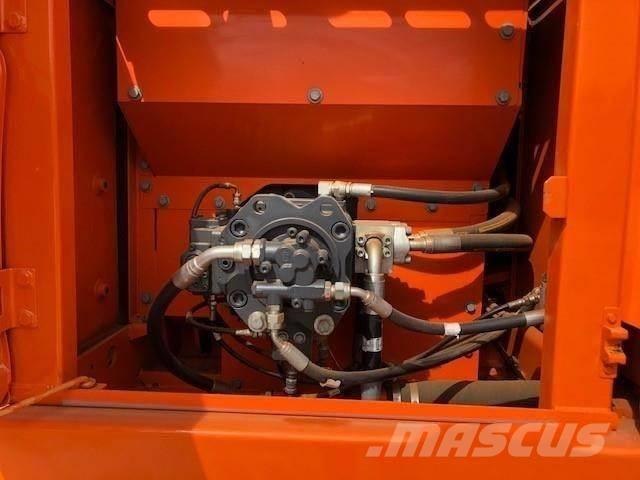 Doosan dx225 Roomikekskavaatorid