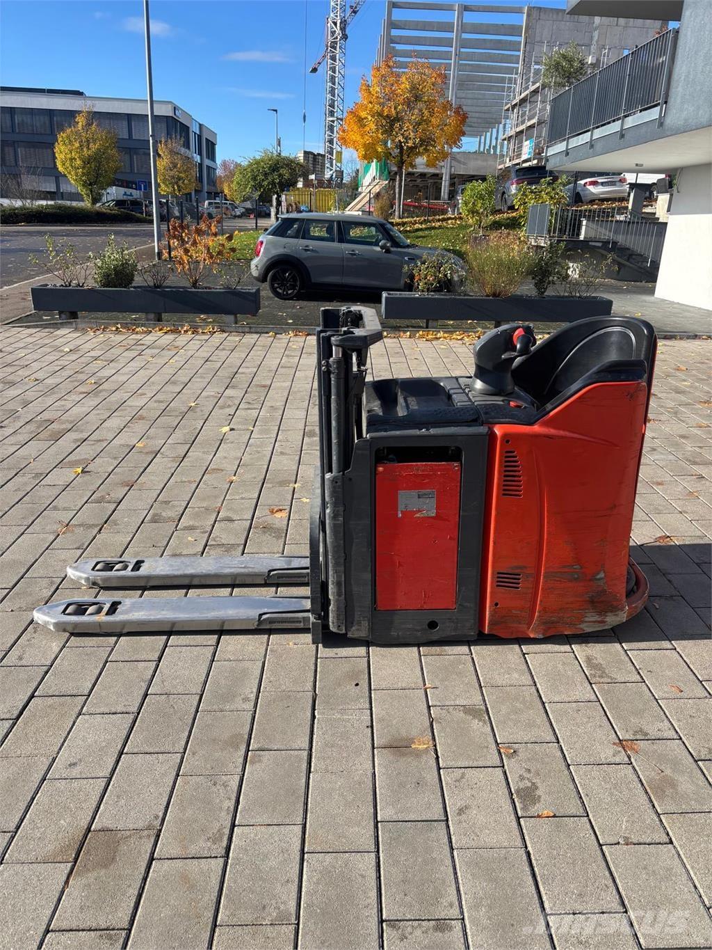 Linde L12 LHP SP Platvormiga virnastajad