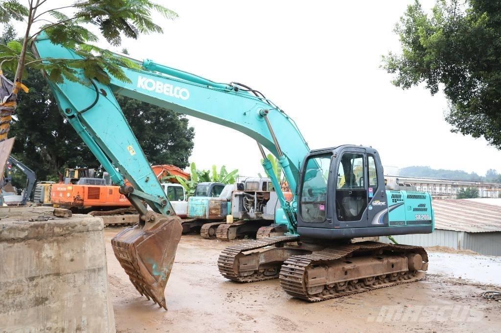 Kobelco SK 200-8 Roomikekskavaatorid