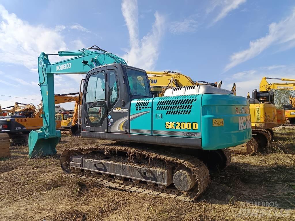 Kobelco SK200D Roomikekskavaatorid