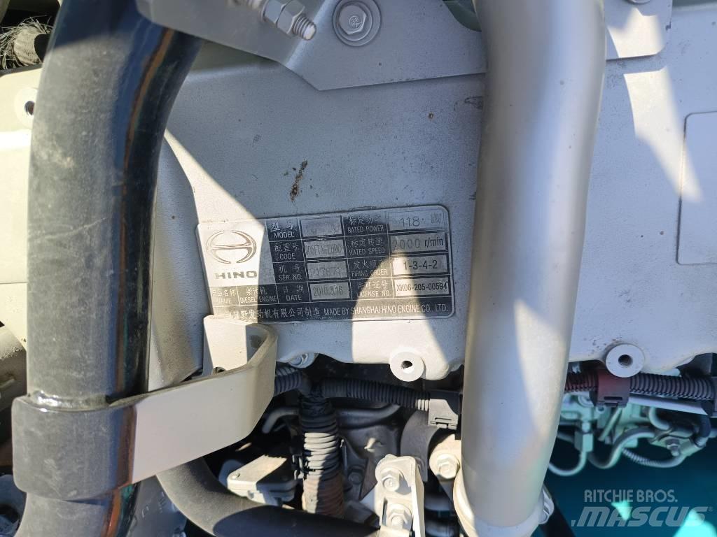 Kobelco SK200D Roomikekskavaatorid