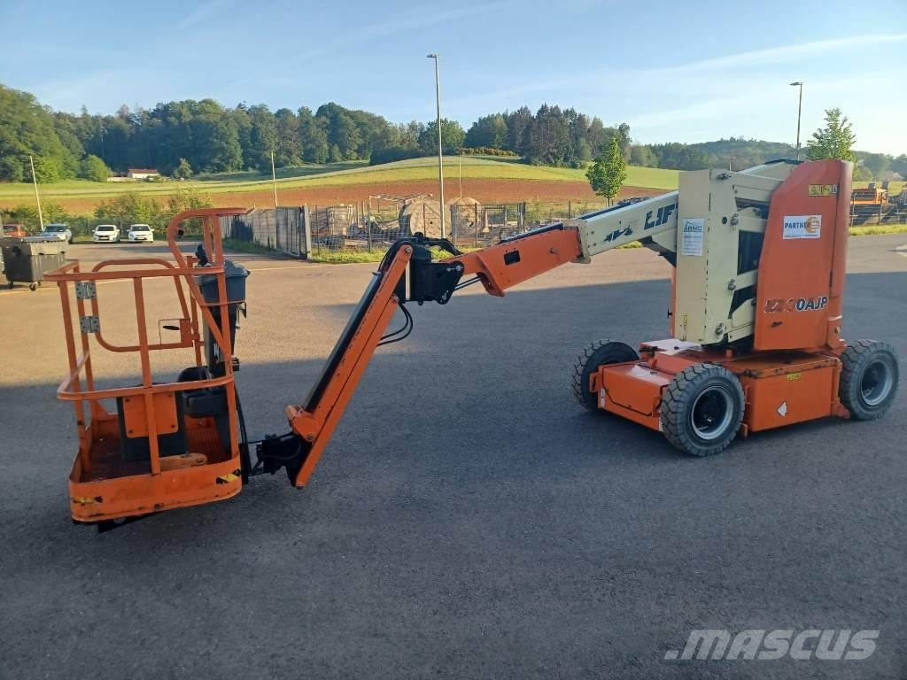 JLG E 300 AJP Iseliikuvad poomtõstukid