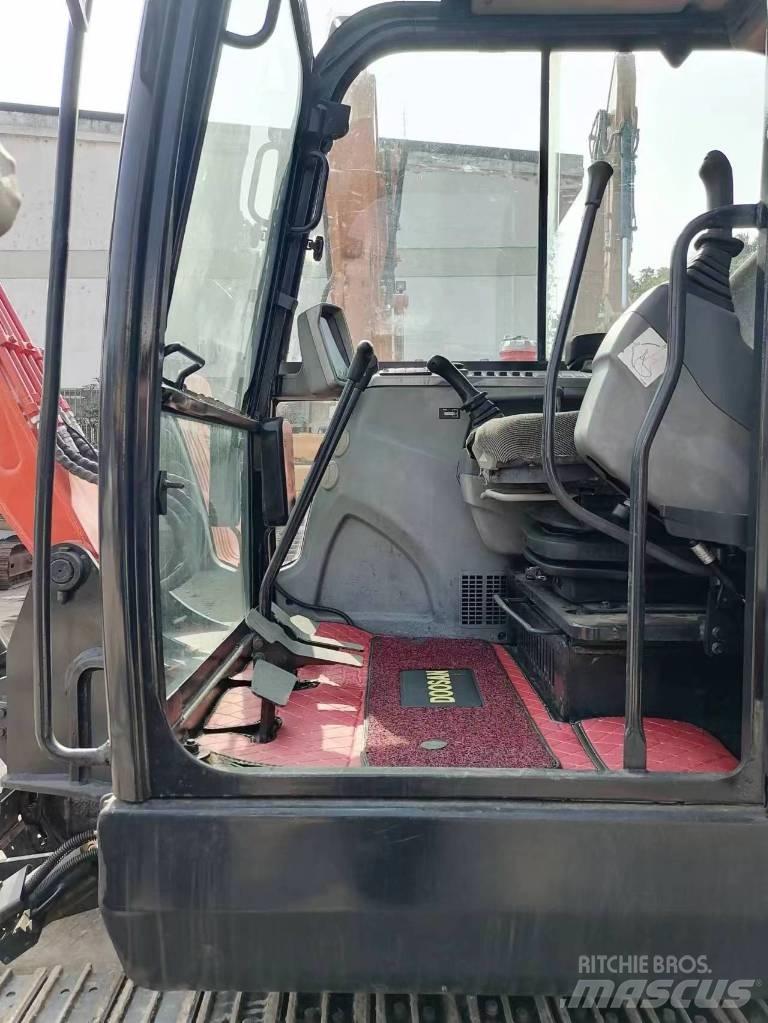 Doosan DX 60 Roomikekskavaatorid