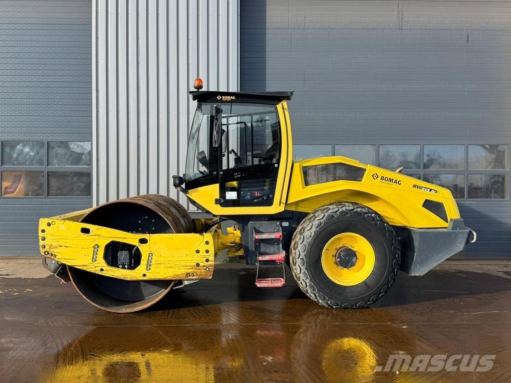 Bomag BW213D-5 Ühe trumliga rullid