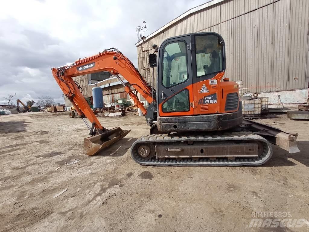 Doosan DX 85 R-3 Väikeekskavaatorid 7t-12t
