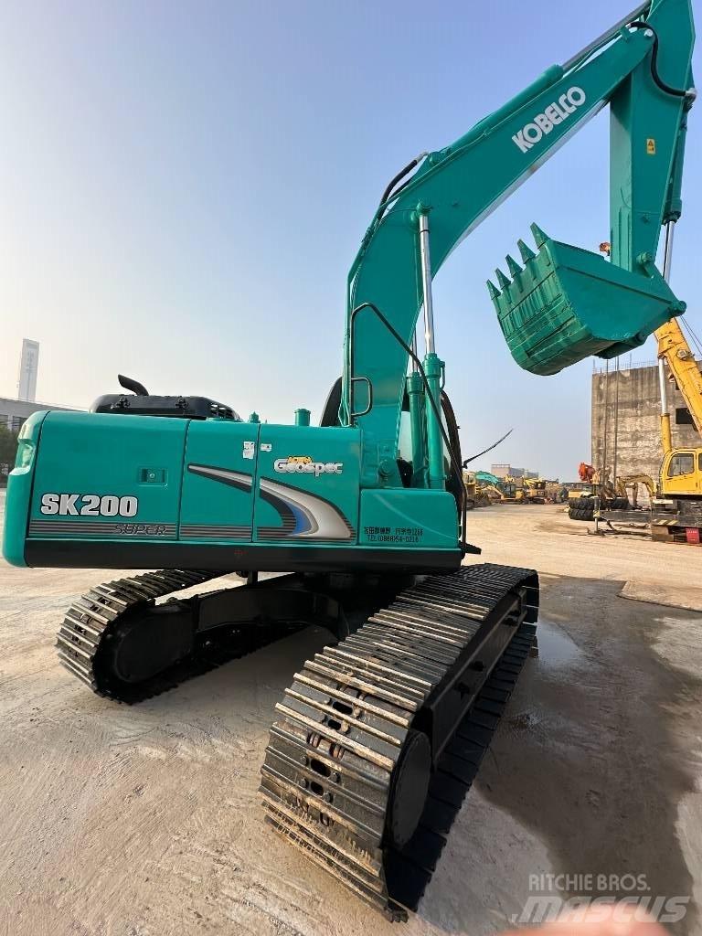 Kobelco SK 200-8 Roomikekskavaatorid