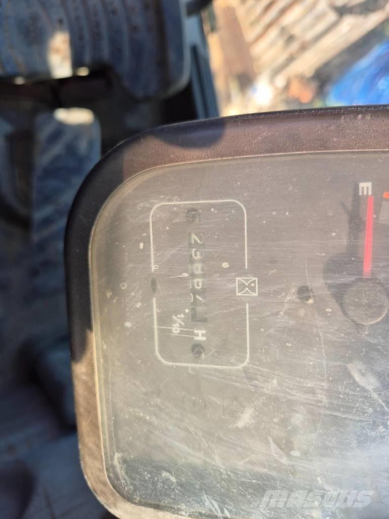 Volvo EC 290 B LC Roomikekskavaatorid