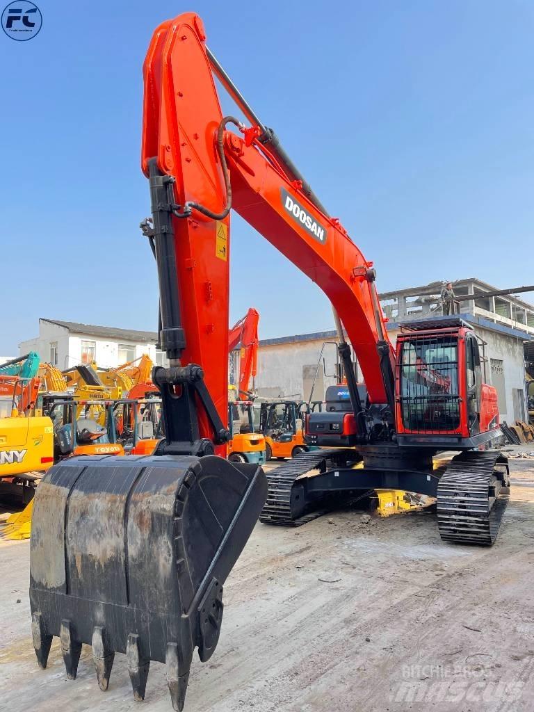 Doosan Dx300 Roomikekskavaatorid
