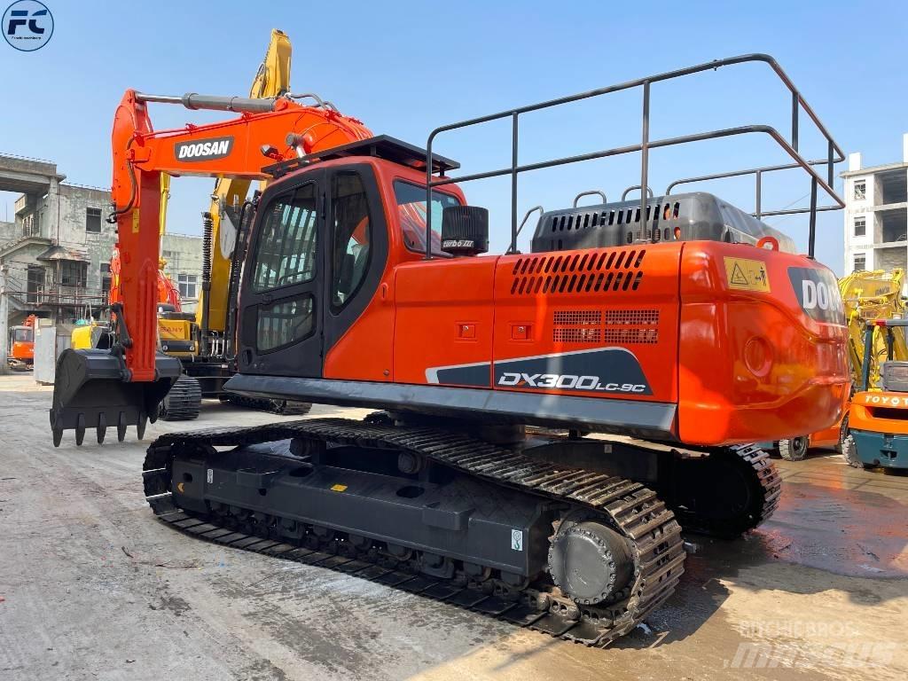 Doosan Dx300 Roomikekskavaatorid