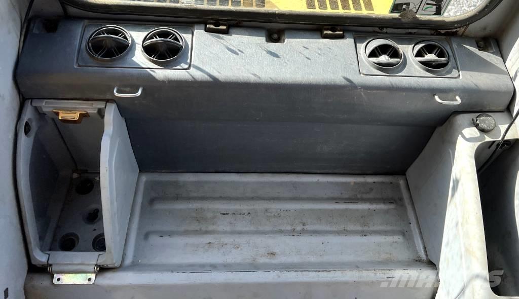 Komatsu PC 220 LC-7L Roomikekskavaatorid