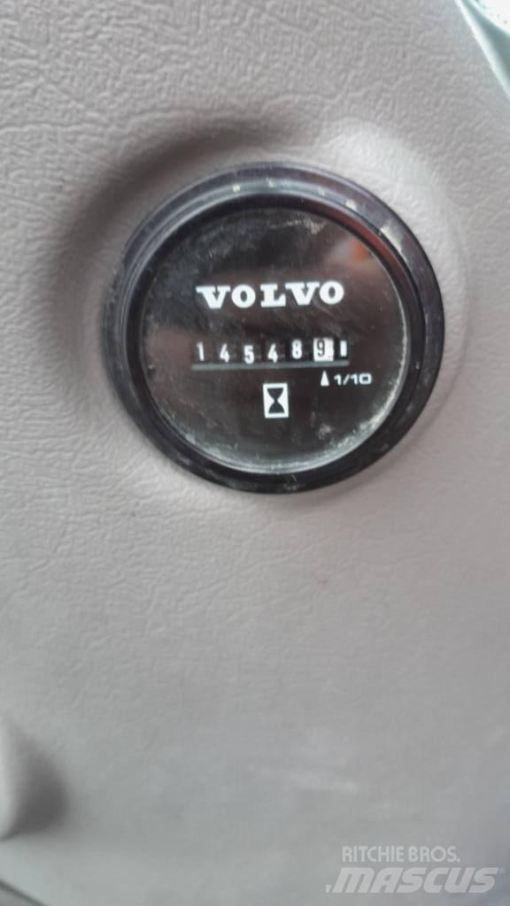 Volvo EC 300 D L Roomikekskavaatorid