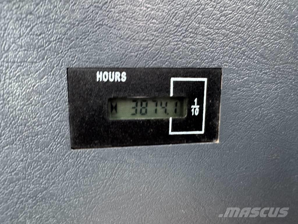 Hyundai HX130LCR Roomikekskavaatorid