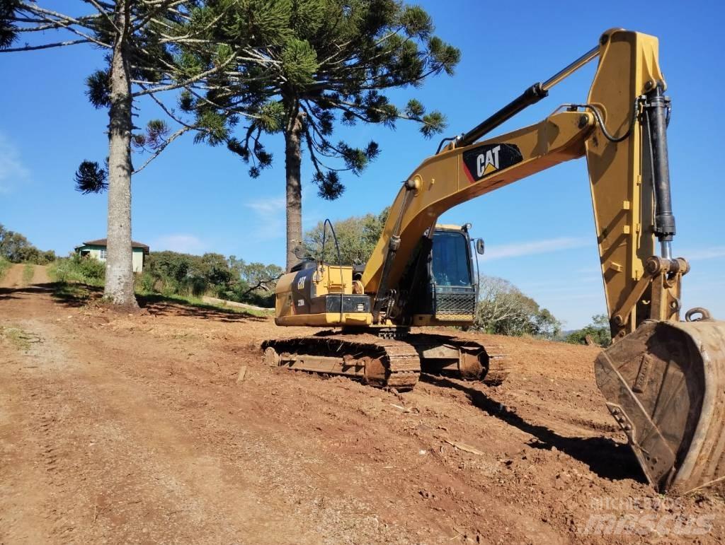 CAT 320D2 Roomikekskavaatorid
