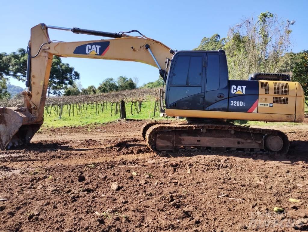 CAT 320D2 Roomikekskavaatorid