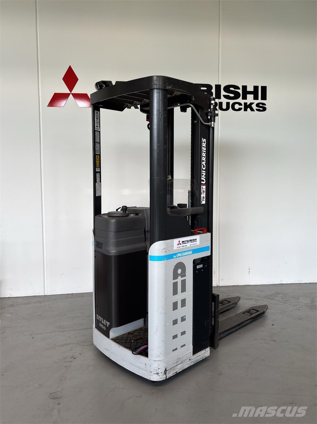 Atlet AJN160 Platvormiga virnastajad