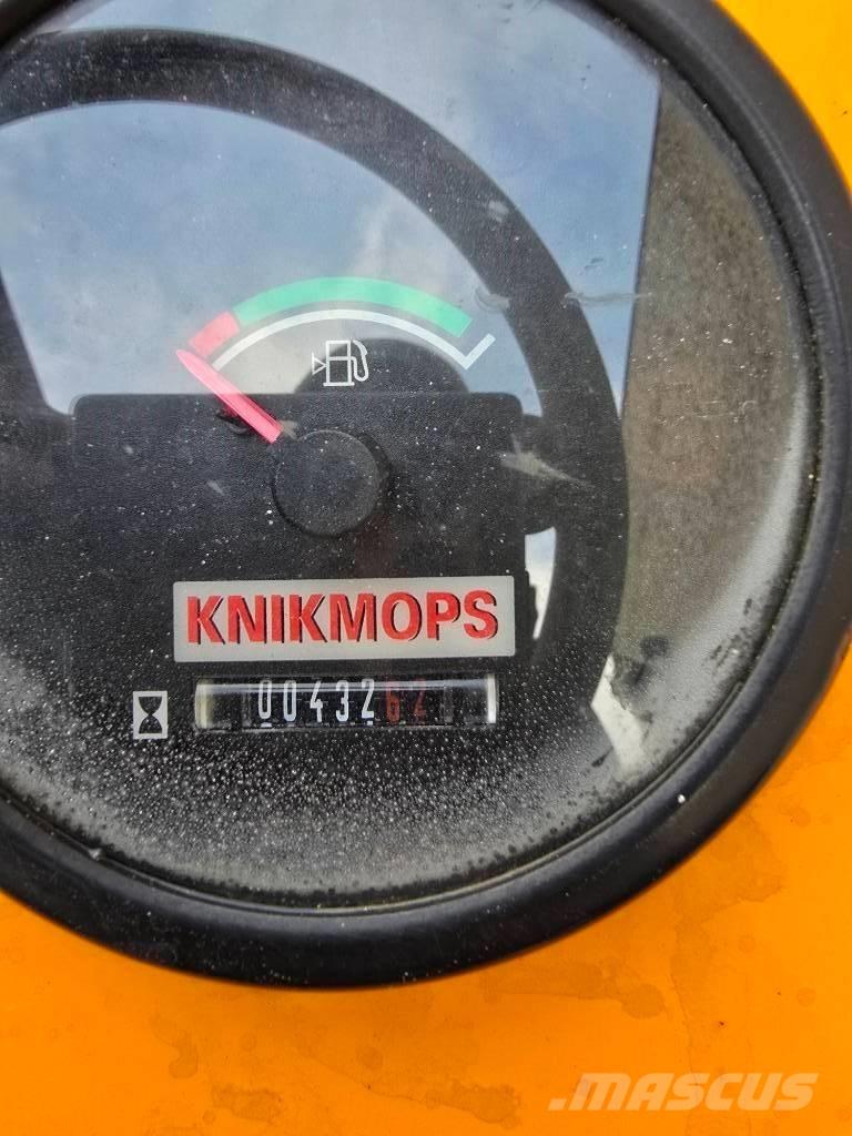 Knikmops KM 100 Rataslaadurid