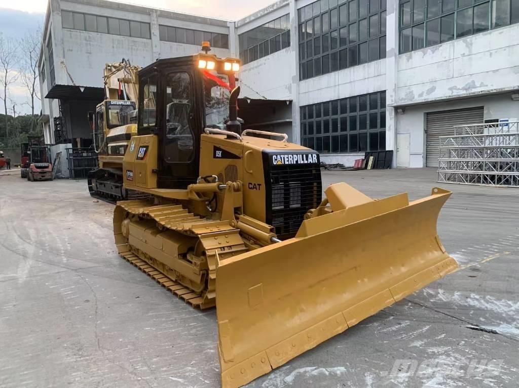 CAT D 5 K Buldooserid