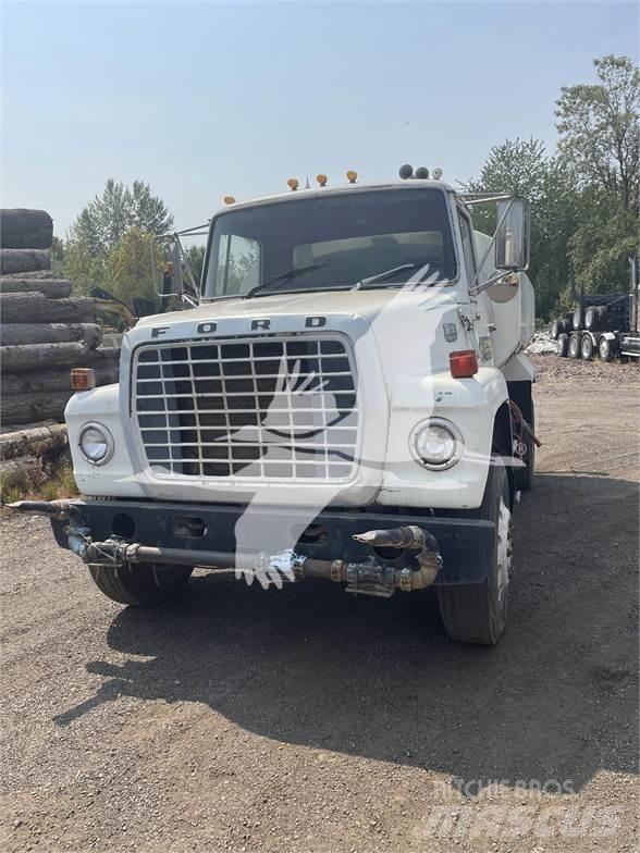 Ford 8000 Veepaagiga autod