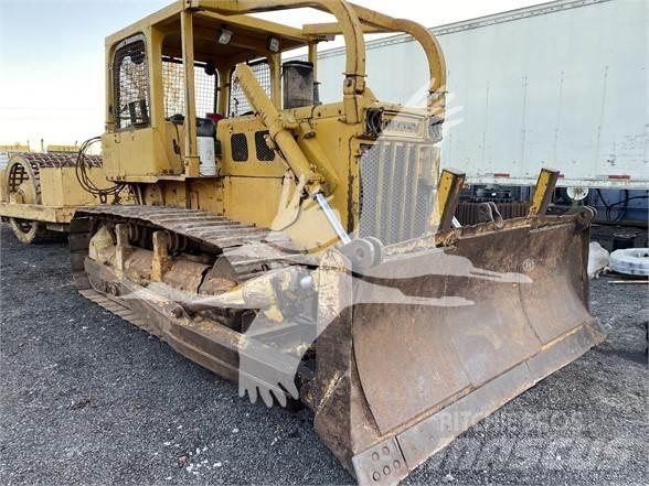 Komatsu D65E-6 Buldooserid