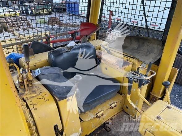 Komatsu D65E-6 Buldooserid