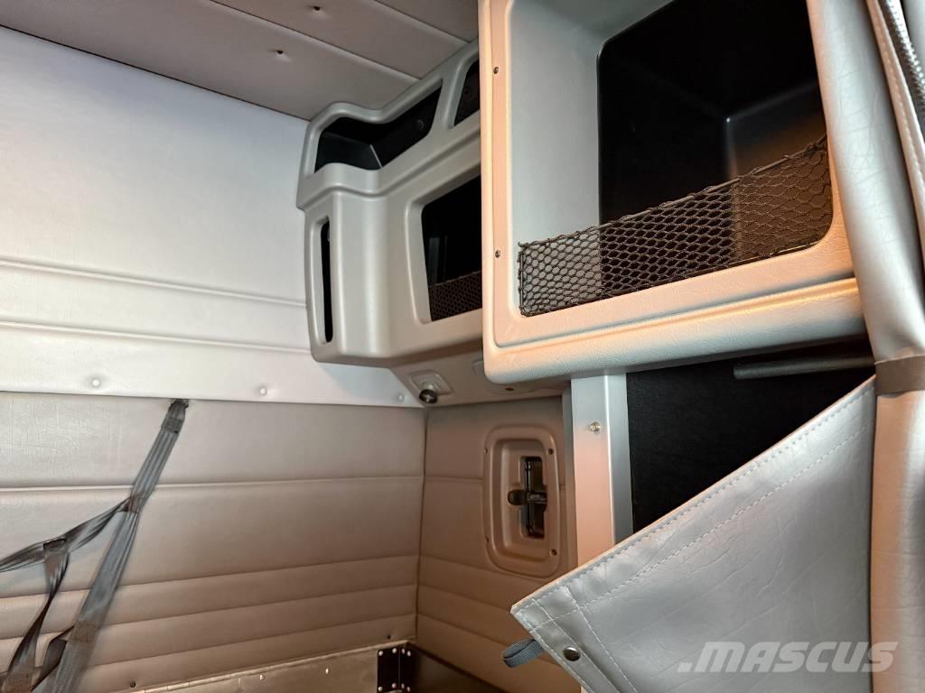 Peterbilt 389 Sadulveokid