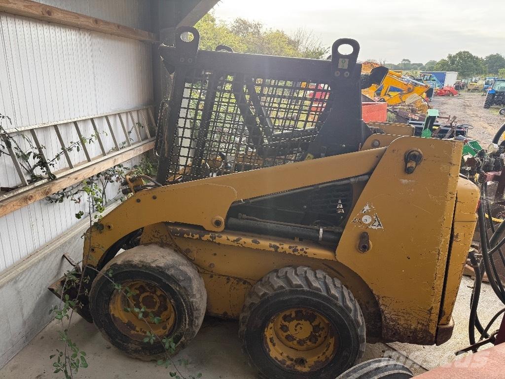 CAT 216 B 3 Kompaktlaadurid