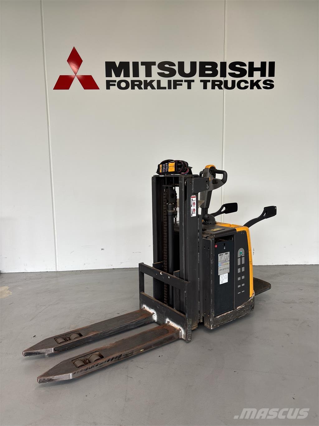 Atlet PSP160 Platvormiga virnastajad