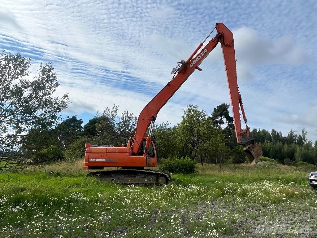 Doosan DX 225 LC Pika noolega ekskavaatorid