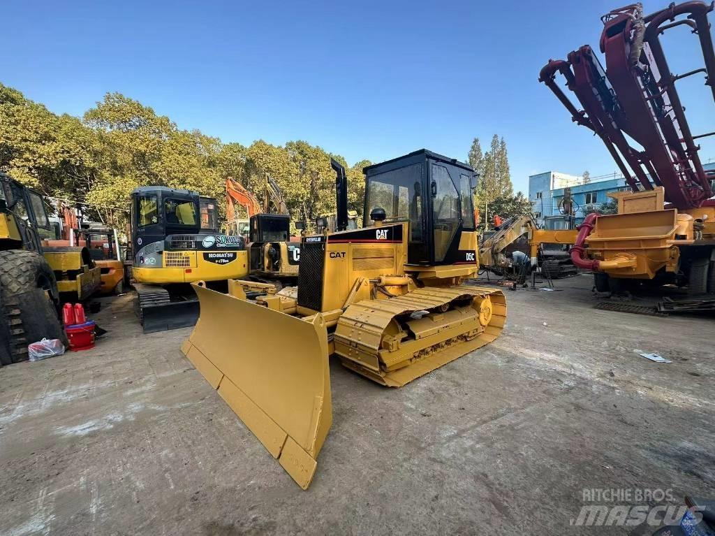 CAT D 5 C Buldooserid