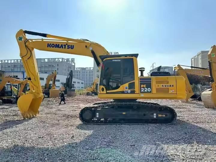 Komatsu PC 220 Roomikekskavaatorid