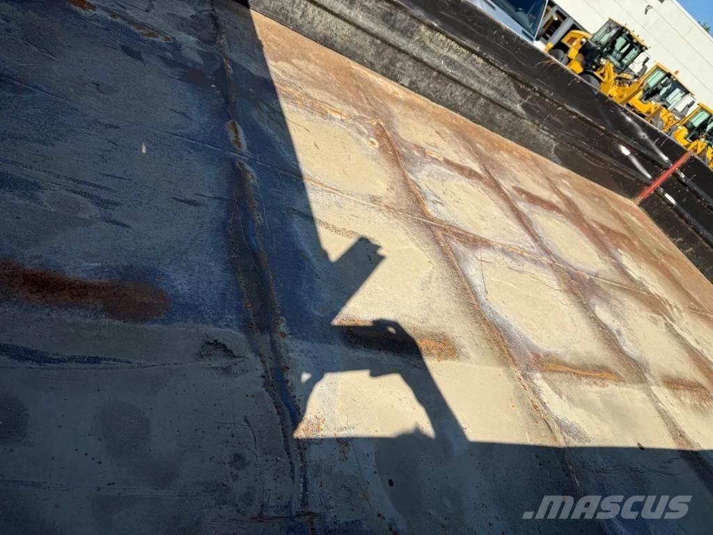 Record Kipwagen Madelhaagised