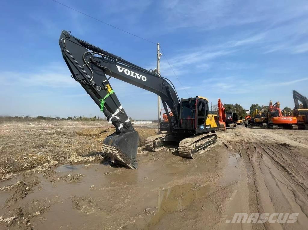 Volvo EC210 Roomikekskavaatorid