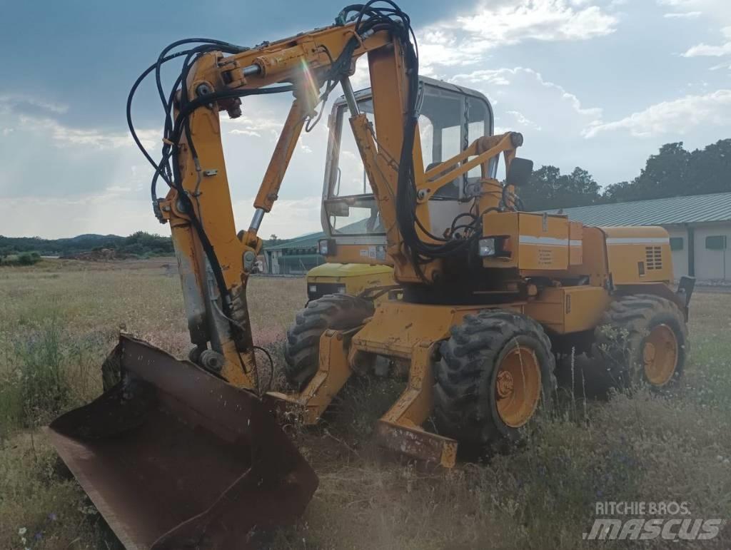 Mecalac 11 CX Ratasekskavaatorid