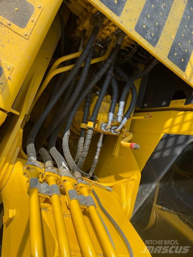 Komatsu PC 210 LC Roomikekskavaatorid