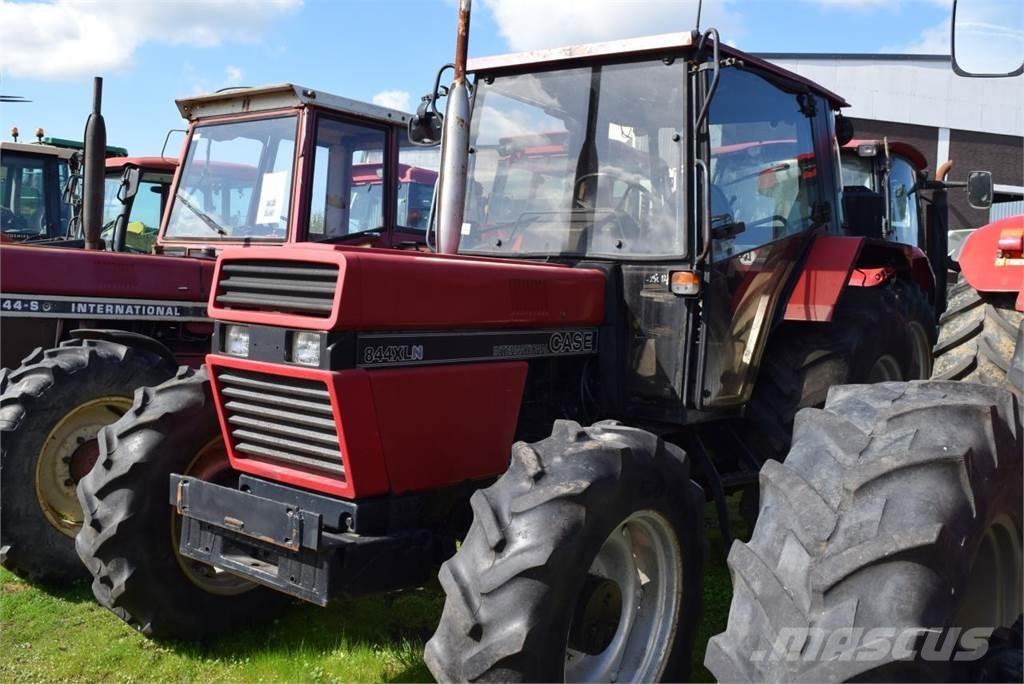 Case IH 844 XLN Traktorid