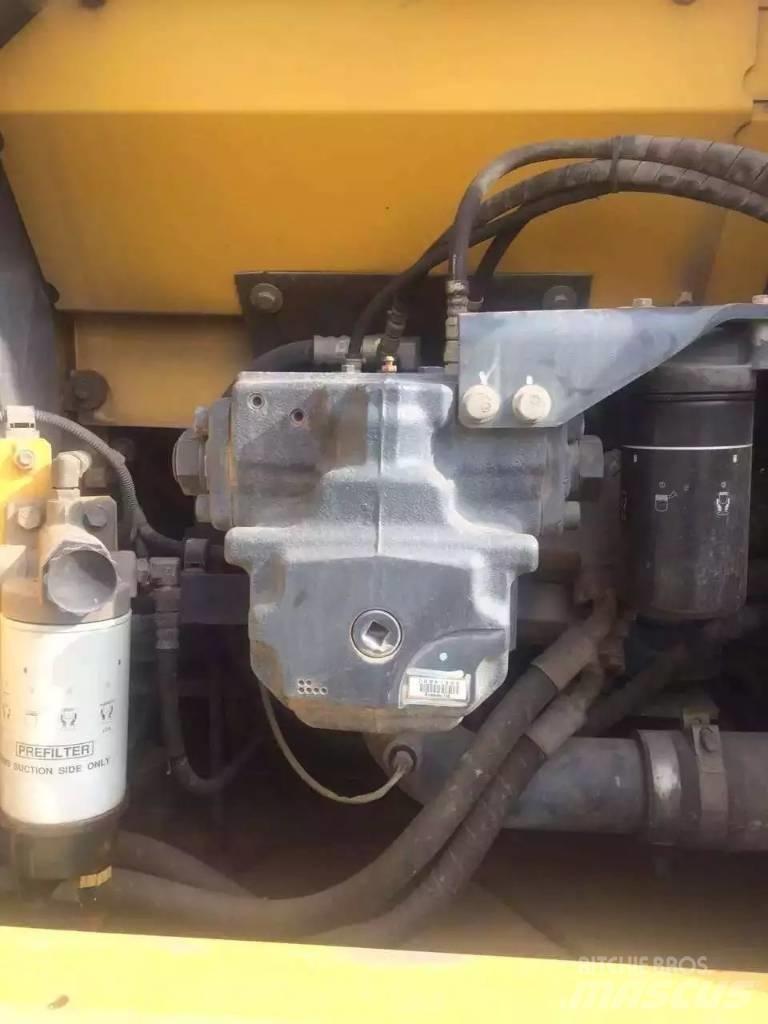 Komatsu PC 200-7 Roomikekskavaatorid