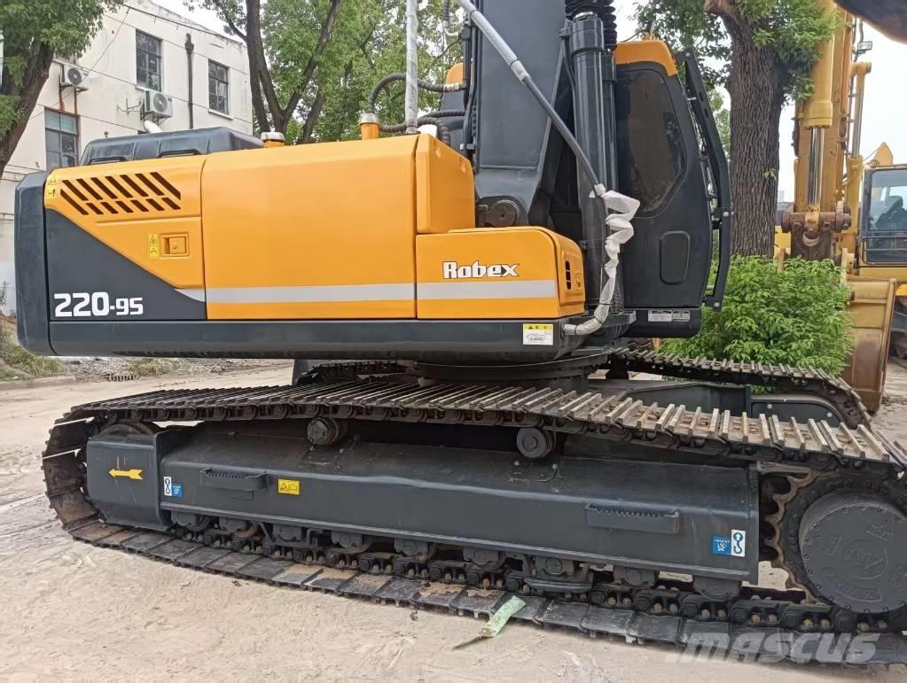 Hyundai 220LC -9S Roomikekskavaatorid