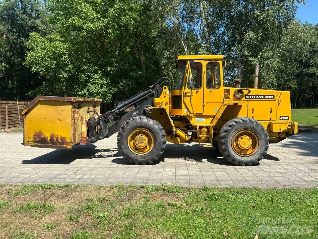 Volvo BM 4300 Rataslaadurid