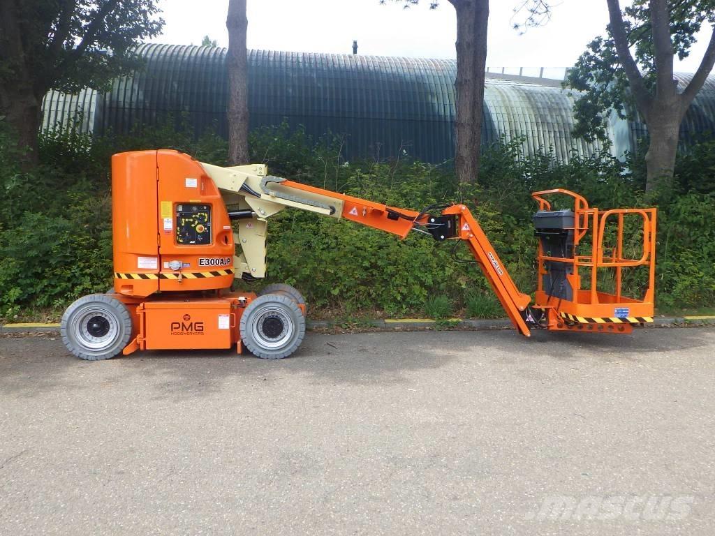 JLG E300AJP Iseliikuvad poomtõstukid