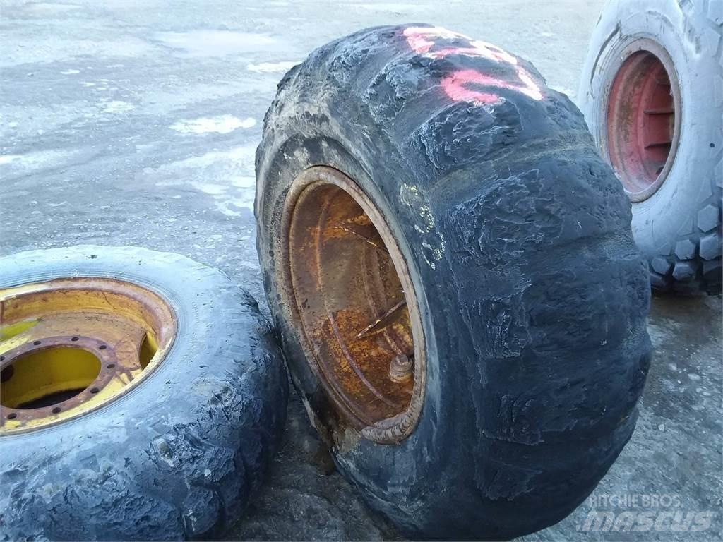 LS 17,5x25 Rehvid, rattad ja veljed