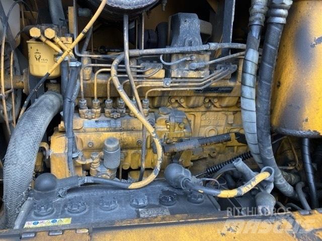 Komatsu GD 405 A-2 Greiderid