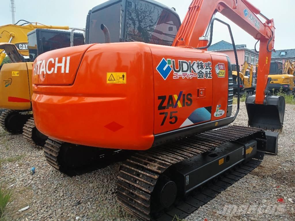 Hitachi ZX 70 Väikeekskavaatorid 7t-12t