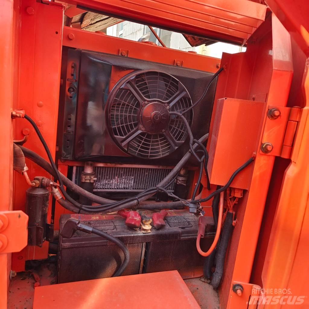 Hitachi ZX 70 Roomikekskavaatorid