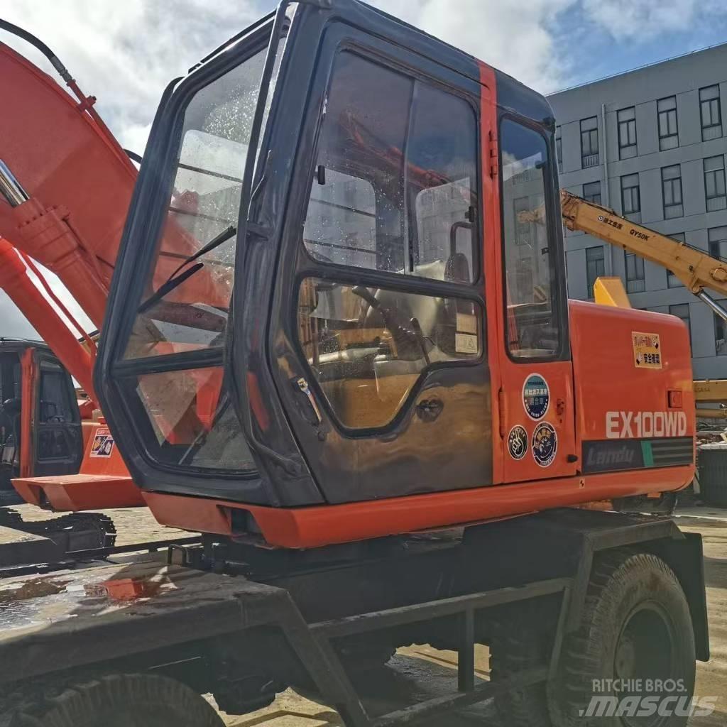 Hitachi EX 100 W D Ratasekskavaatorid