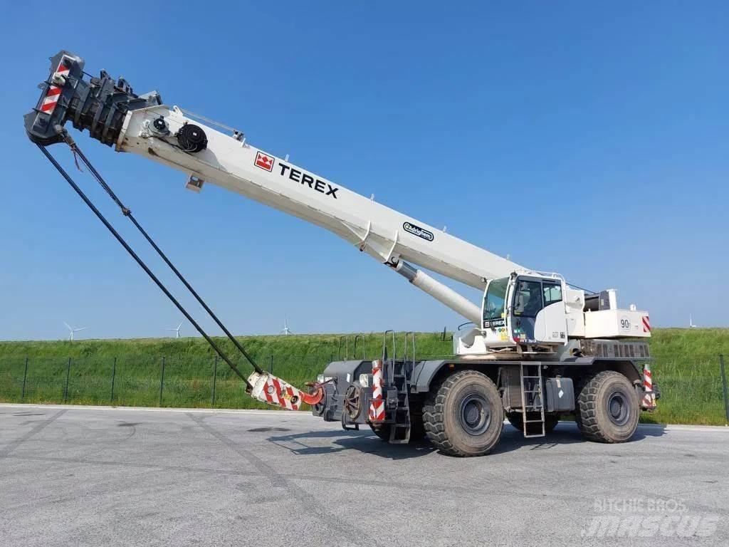 Terex RT90 Raske maastiku tõstukid